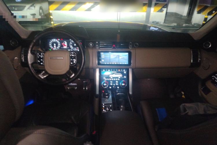 Used Land Rover Range 2020 3.0 L6 Long-Wheelbase Legacy Center Console