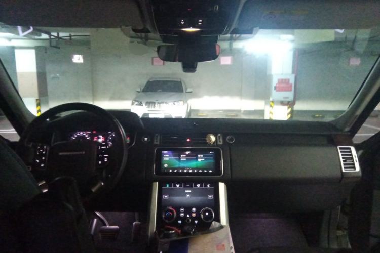 Used Land Rover Range 2020 3.0 L6 Long-Wheelbase Legacy Center Console
