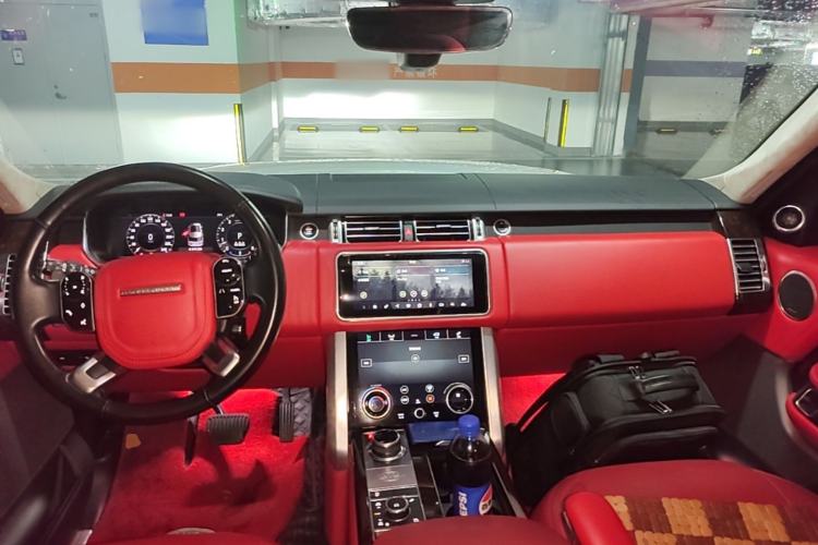 Used Land Rover Range 2020 3.0 L6 Grand Edition Center Console