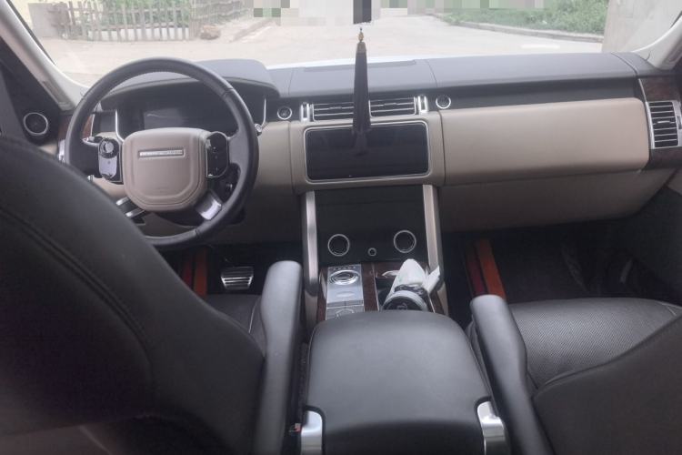 Used Land Rover Range 2020 3.0 L6 Legacy Edition Center Console