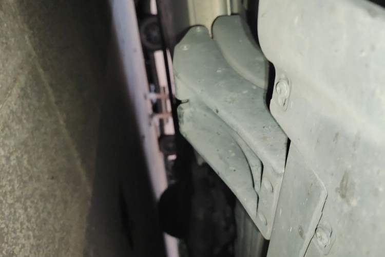 Used Land Rover Range 2020 3.0 L6 Long-Wheelbase Legacy Chassis Front Left