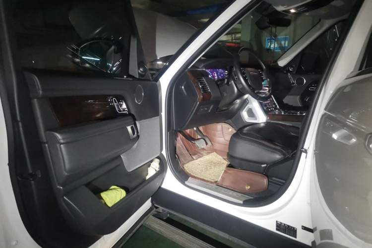 Used Land Rover Range 2020 3.0 L6 Grand Edition Driver Seat