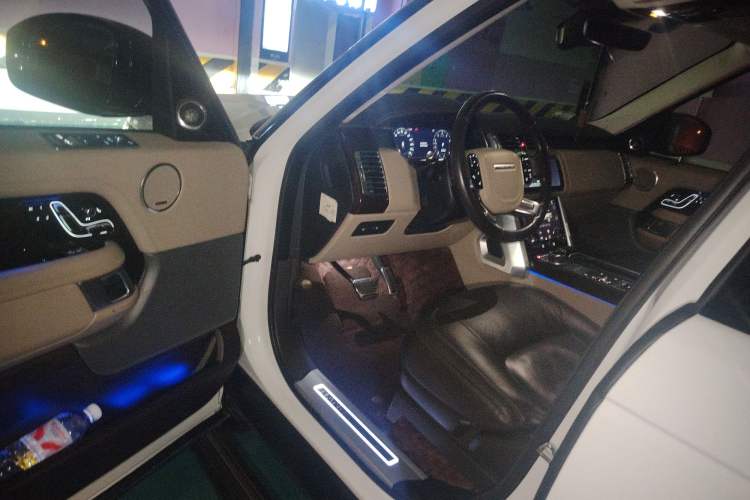 Used Land Rover Range 2020 3.0 L6 Long-Wheelbase Legacy Driver Seat