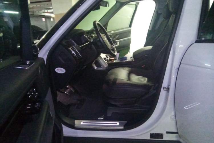 Used Land Rover Range 2020 3.0 L6 Long-Wheelbase Legacy Driver Seat