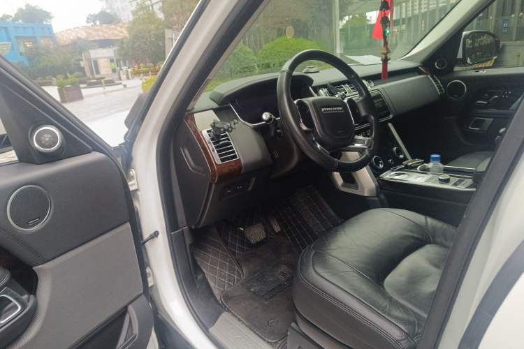 Used Land Rover Range 2020 3.0 L6 Grand Edition Driver Seat