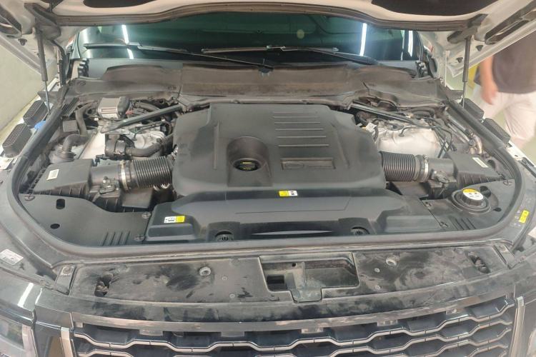 Used Land Rover Range 2020 3.0 L6 Long-Wheelbase Legacy Engine Bay