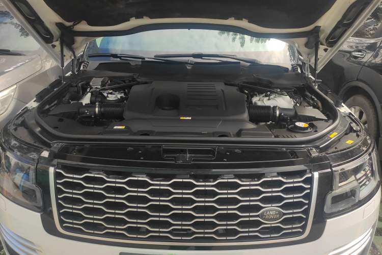 Used Land Rover Range 2020 3.0 L6 Prestige Extended-Length Version Engine Bay
