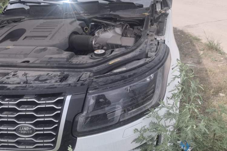 Used Land Rover Range 2020 3.0 L6 Legacy Edition Engine Bay Left