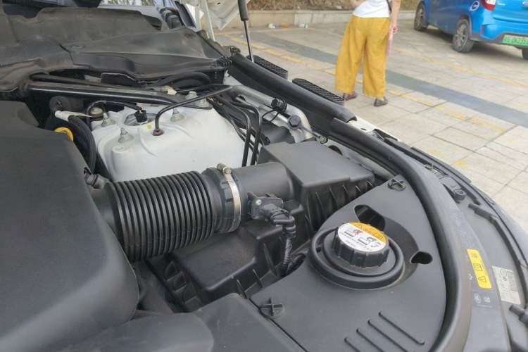 Used Land Rover Range 2020 3.0 L6 Long-Wheelbase Legacy Engine Bay Left