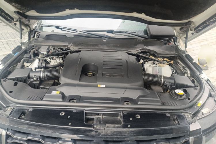 Used Land Rover Range 2020 3.0 L6 Grand Edition Engine Bay