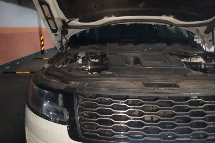 Used Land Rover Range 2020 3.0 L6 Grand Edition Engine Bay Right