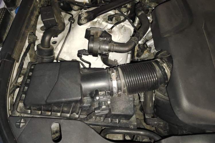 Used Land Rover Range 2020 3.0 L6 Long-Wheelbase Legacy Engine Bay Right