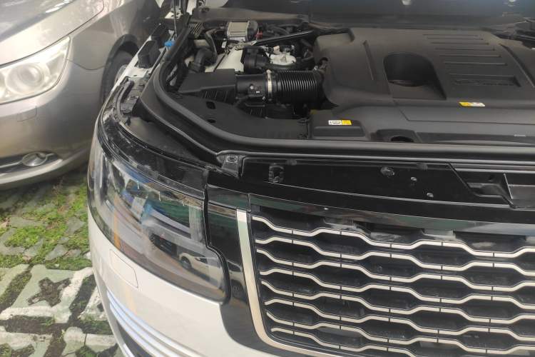 Used Land Rover Range 2020 3.0 L6 Prestige Extended-Length Version Engine Bay Right
