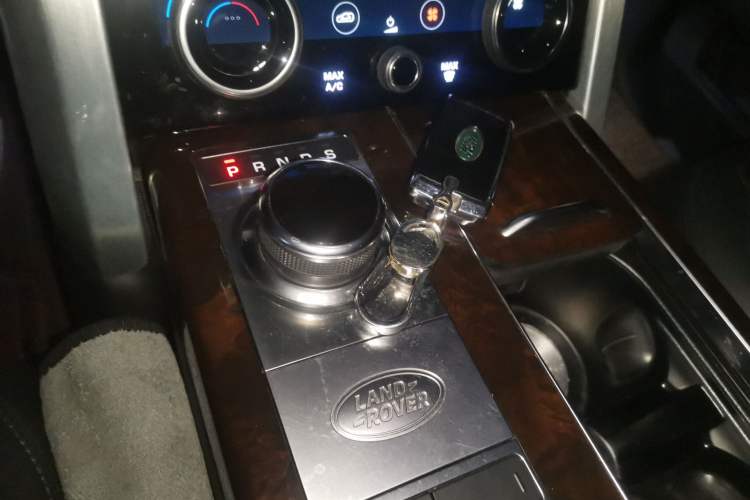 Used Land Rover Range 2020 3.0 L6 Grand Edition Gear Lever