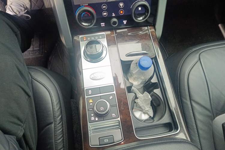 Used Land Rover Range 2020 3.0 L6 Grand Edition Gear Lever