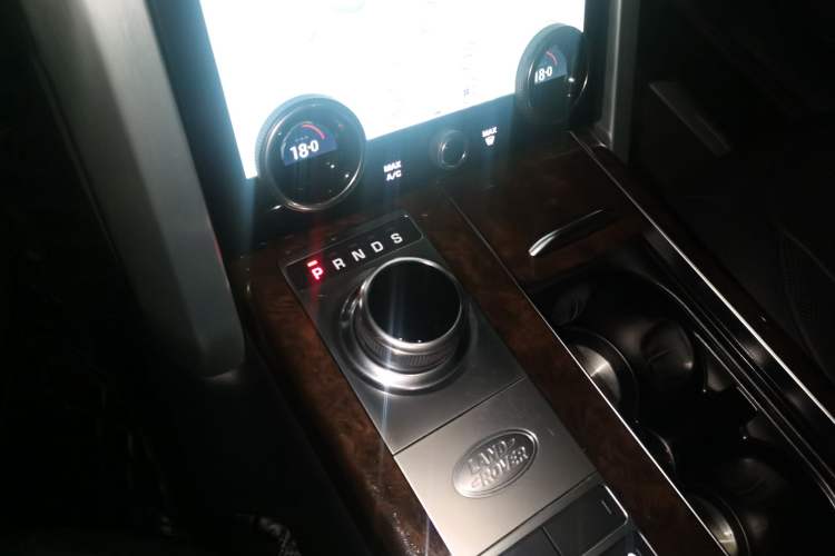 Used Land Rover Range 2020 3.0 L6 Legacy Edition Gear Lever