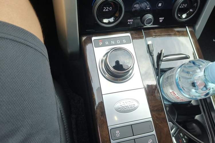 Used Land Rover Range 2020 3.0 L6 Long-Wheelbase Legacy Gear Lever