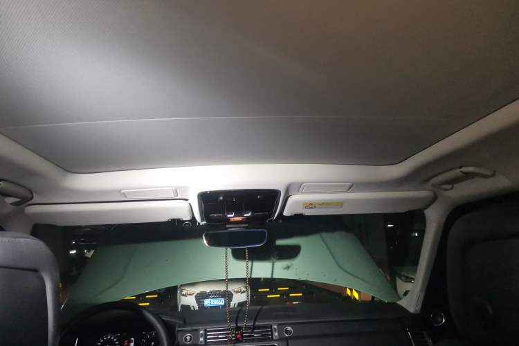 Used Land Rover Range 2020 3.0 L6 Grand Edition Headliner