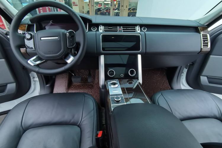 Used Land Rover Range 2020 3.0 L6 Grand Edition Interior 1