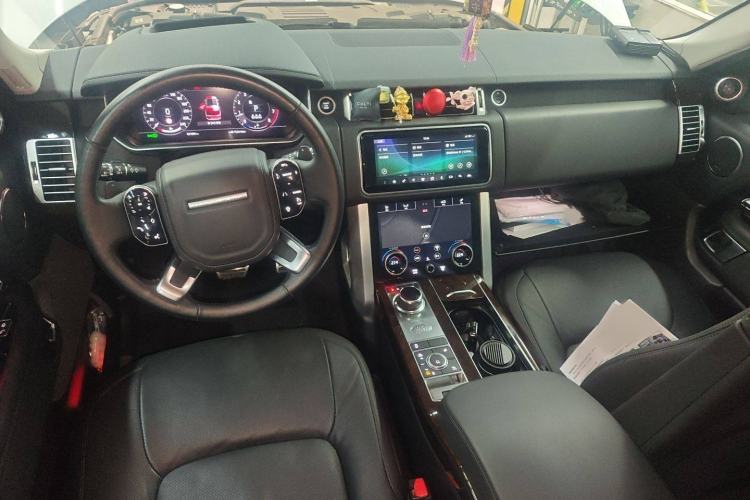 Used Land Rover Range 2020 3.0 L6 Long-Wheelbase Legacy Interior 2