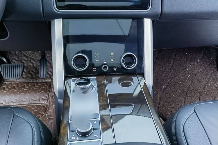 Used Land Rover Range 2020 3.0 L6 Grand Edition Interior 2