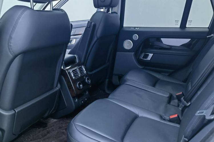 Used Land Rover Range 2020 3.0 L6 Grand Edition Interior 4
