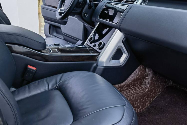 Used Land Rover Range 2020 3.0 L6 Grand Edition Interior 8