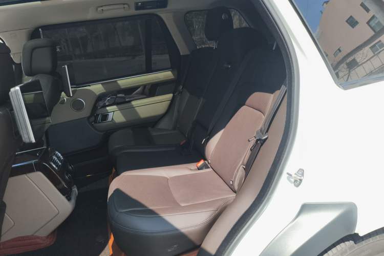 Used Land Rover Range 2020 3.0 L6 Long-Wheelbase Legacy Left Rear Seat