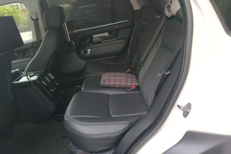Used Land Rover Range 2020 3.0 L6 Long-Wheelbase Legacy Left Rear Seat