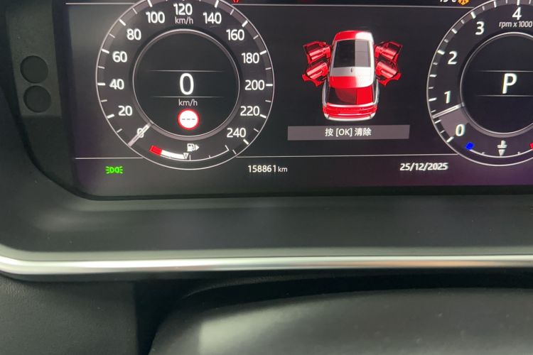 Used Land Rover Range 2020 3.0 L6 Long-Wheelbase Legacy Odometer Close Up