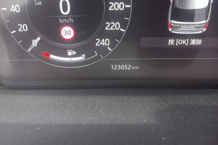 Used Land Rover Range 2020 3.0 L6 Legacy Edition Odometer Close Up