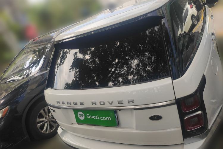 Used Land Rover Range 2020 3.0 L6 Prestige Extended-Length Version Rear