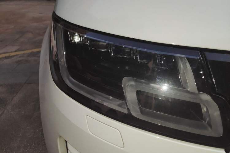 Used Land Rover Range 2020 3.0 L6 Long-Wheelbase Legacy Right Front Headlight