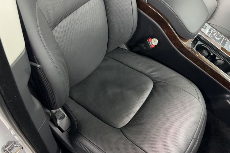 Used Land Rover Range 2020 3.0 L6 Long-Wheelbase Legacy Right Front Seat