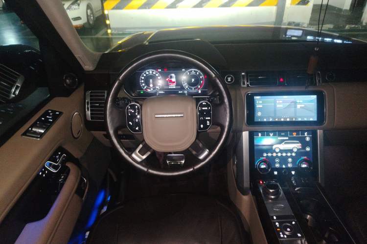 Used Land Rover Range 2020 3.0 L6 Long-Wheelbase Legacy Steering Wheel