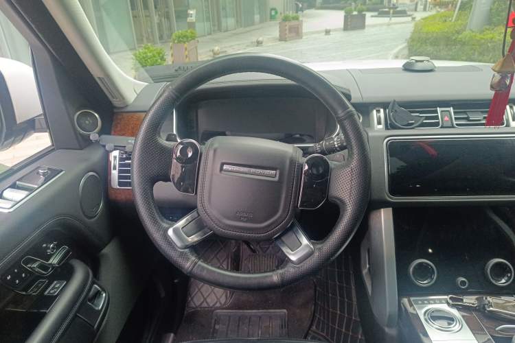 Used Land Rover Range 2020 3.0 L6 Grand Edition Steering Wheel
