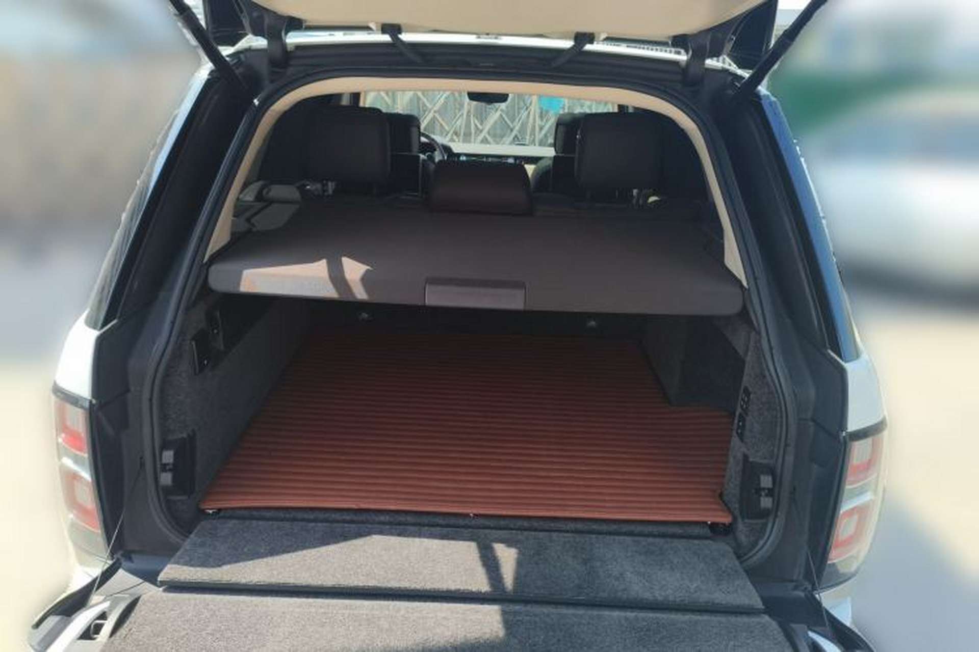 Used Land Rover Range 2020 3.0 L6 Long-Wheelbase Legacy Trunk