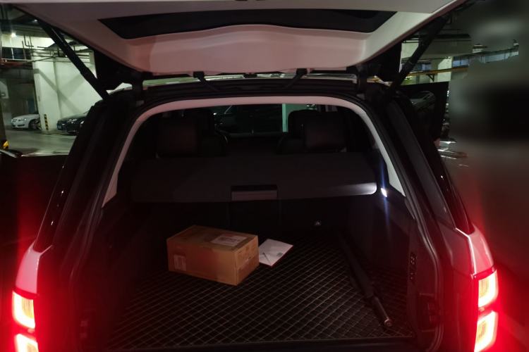Used Land Rover Range 2020 3.0 L6 Legacy Edition Trunk