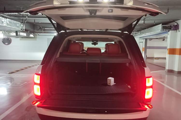 Used Land Rover Range 2020 3.0 L6 Grand Edition Trunk