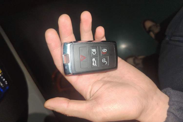 Used Land Rover Range 2020 3.0 L6 Long-Wheelbase Legacy Vehicle Key