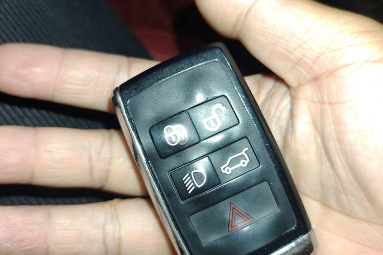 Used Land Rover Range 2020 3.0 L6 Long-Wheelbase Legacy Vehicle Key