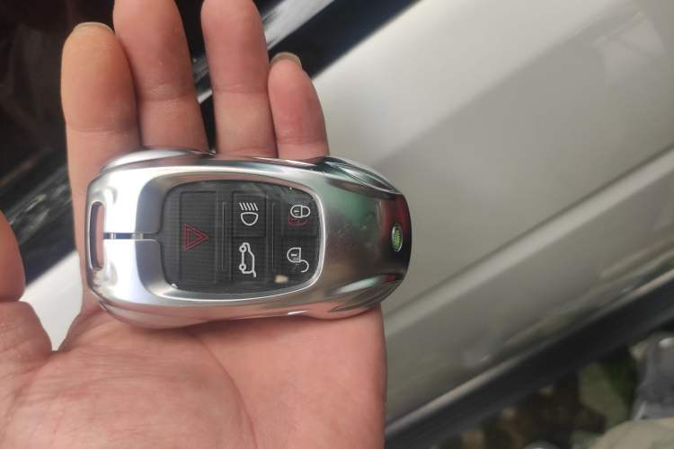 Used Land Rover Range 2020 3.0 L6 Prestige Extended-Length Version Vehicle Key