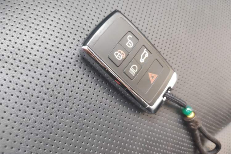 Used Land Rover Range 2020 3.0 L6 Legacy Edition Vehicle Key