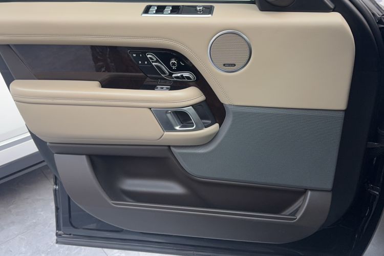 Used Land Rover Range 2021 3.0 L6 Century Extended Classic Edition Audio And AC Panel