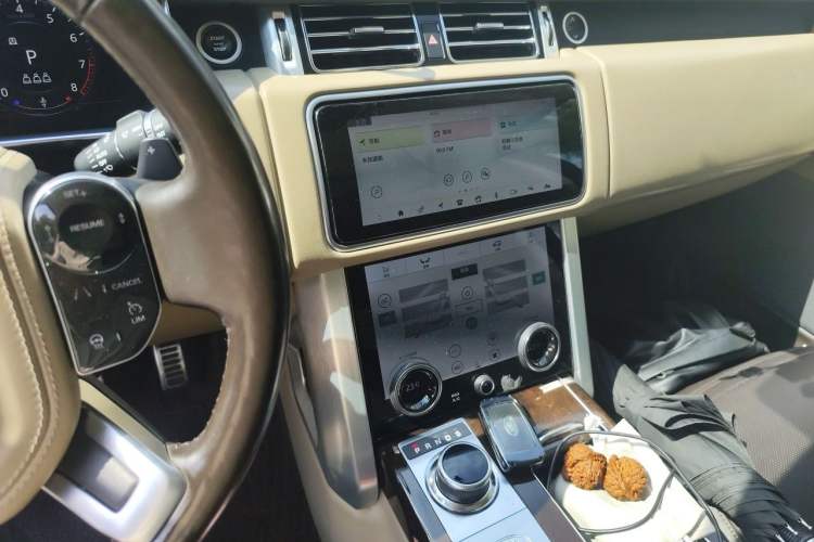 Used Land Rover Range 2021 3.0 L6 Century Extended Classic Edition Audio And AC Panel