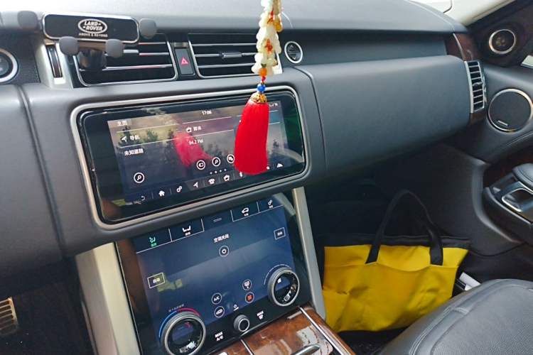 Used Land Rover Range 2021 3.0 L6 Centennial Edition Audio And AC Panel