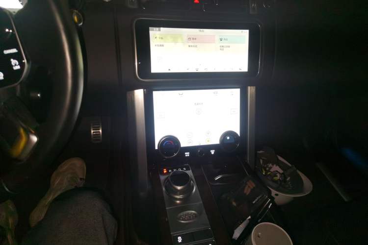 Used Land Rover Range 2021 3.0 L6 Century Extended Classic Edition Audio And AC Panel
