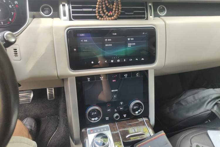 Used Land Rover Range 2021 3.0 L6 Century Extended Classic Edition Audio And AC Panel