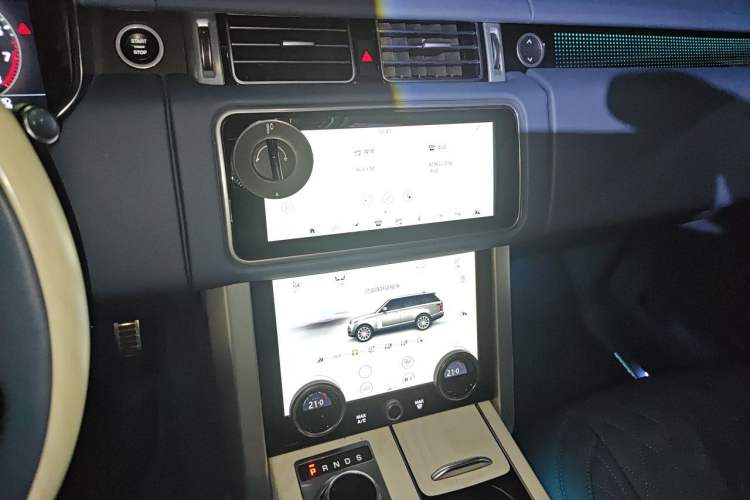 Used Land Rover Range  Audio And AC Panel