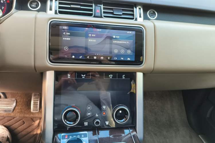 Used Land Rover Range 2021 3.0 L6 Centennial Edition Audio And AC Panel